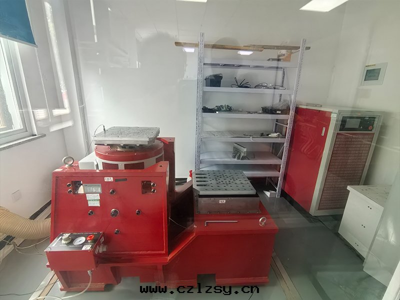 6KN數宇式電(diàn)動(dòng)振動(dòng)試验(yàn)台(tái)